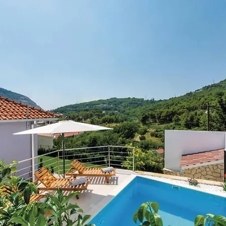 House Ana With A Private Heated Swimming Pool